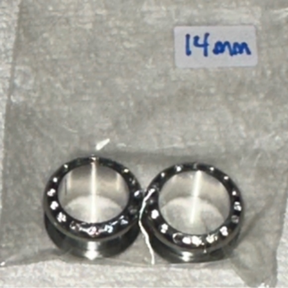 New 14 mm Ear Plugs piercings Earrings lobes never worn - Picture 6 of 6